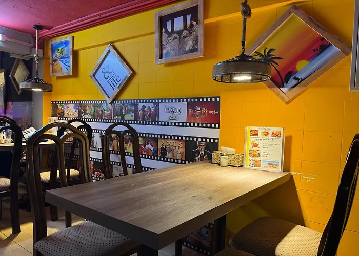 Roxx Social Hostel, Cafe&bistro Bangkok