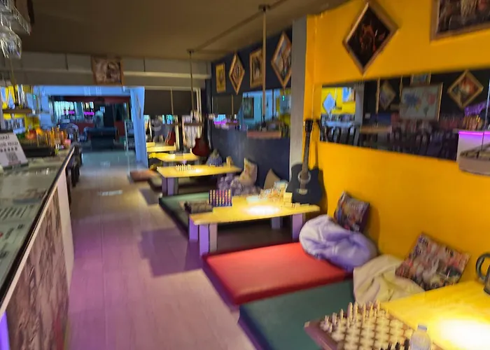Roxx Social Hostel, Cafe&bistro Hostel Bangkok