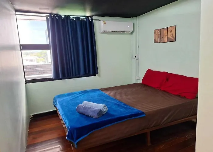 Roxx Social Hostel, Cafe&bistro Hostel Bangkok